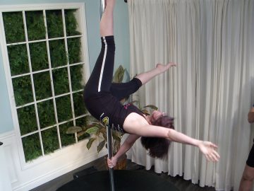 M&M_S04E11_Cassie Bouchard_Pole Dancing Workout 6