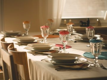 dining-table-710040_960_720