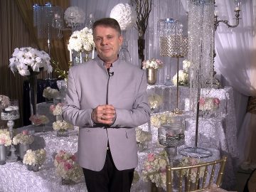 M&M_S08E04_Rick Mayhew_Wedding Backdrop Options
