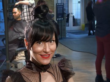 M&M_S08E10_Lindsay_The Loft Hair Tip_Ponytail into a Bun