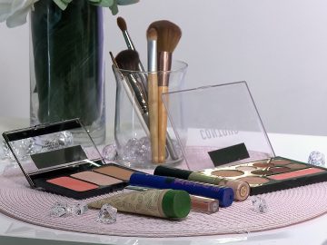 M&M_S15E03_Sarah Brooker_Quick & Easy Makeup Routine